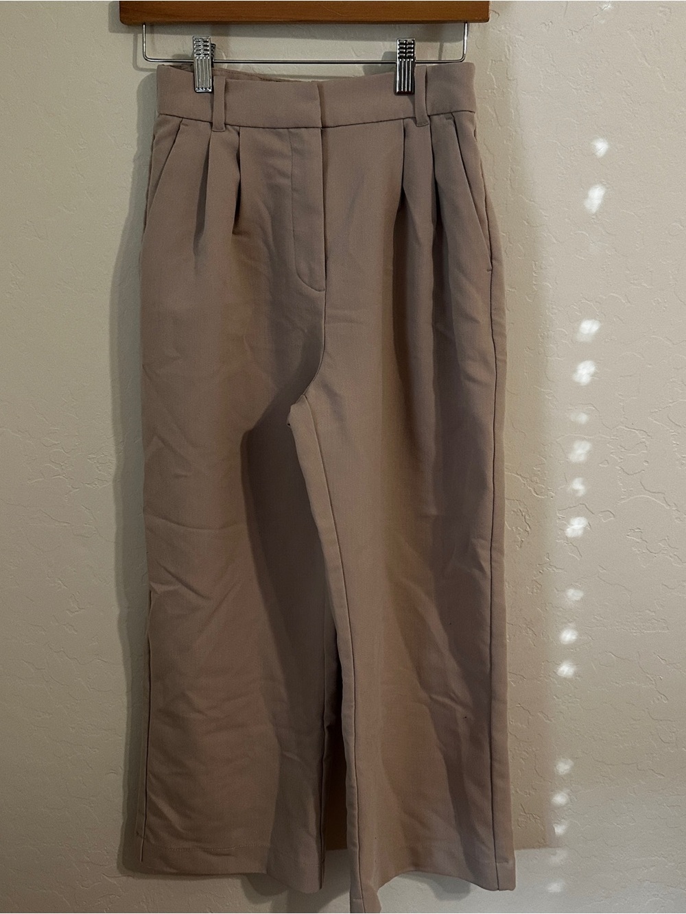 Abercrombie & Fitch Curve Love Light Cream Pleated Women's Trousers